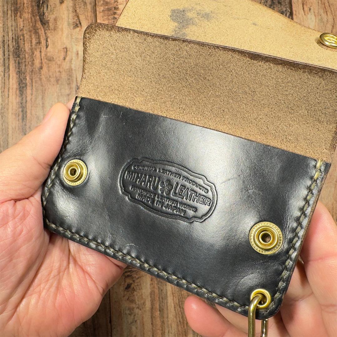 【ブラック茶芯】手縫いショートトラッカーウォレット（クロムエクセル使用）