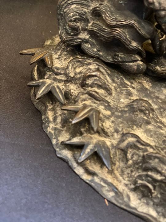 □送料無料□ 銅器 獅子 古美術 骨董賓 岩上の獅子 水晶？