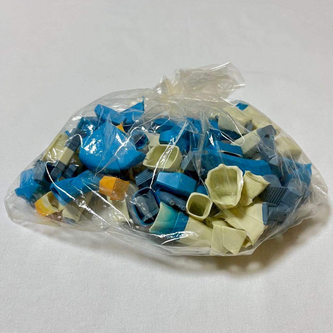 電脳戦機バーチャロン 1/72 フェイ・イェン 青ボディ ソフビ塗装済み