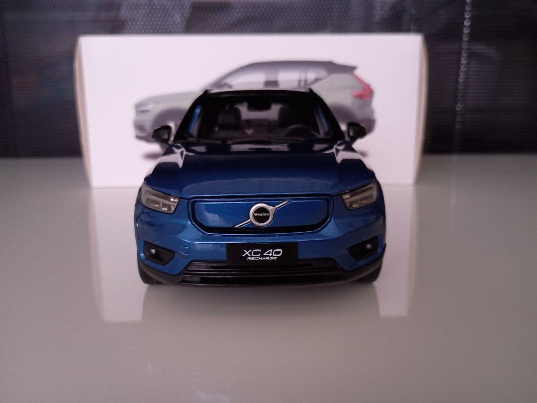 ボルボ特注 Paudi ボルボ Volvo XC40 R-DESIGN 1/18