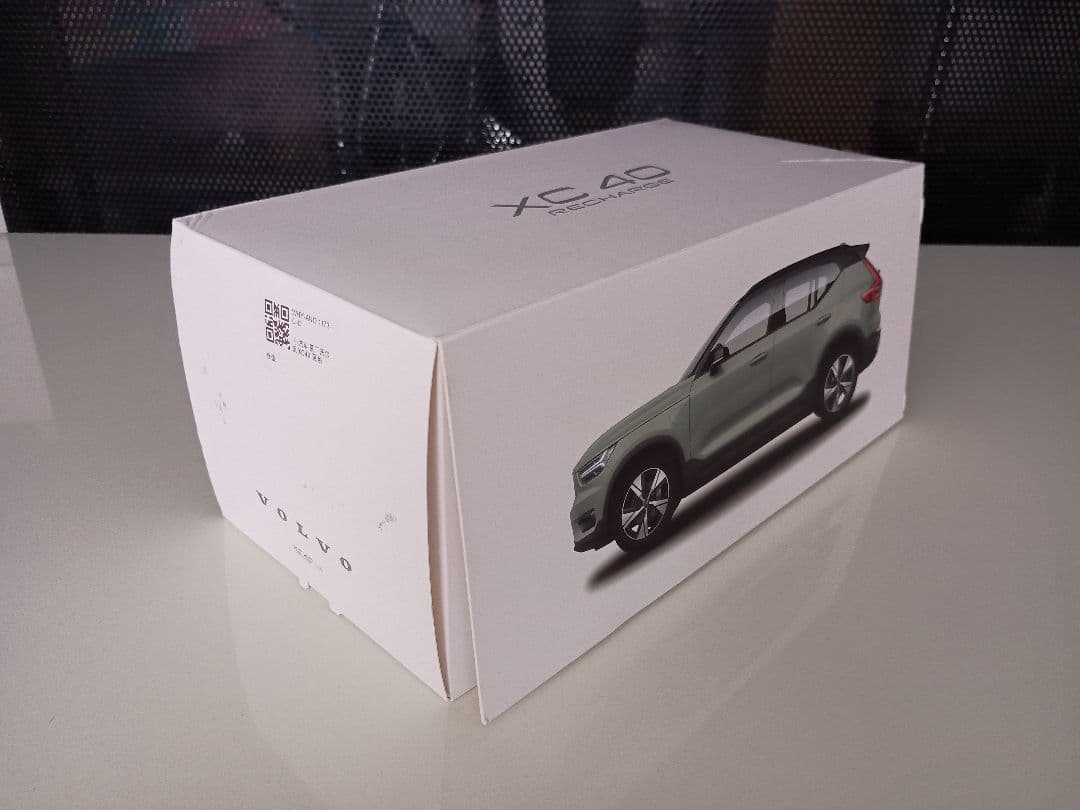 ボルボ特注 Paudi ボルボ Volvo XC40 R-DESIGN 1/18