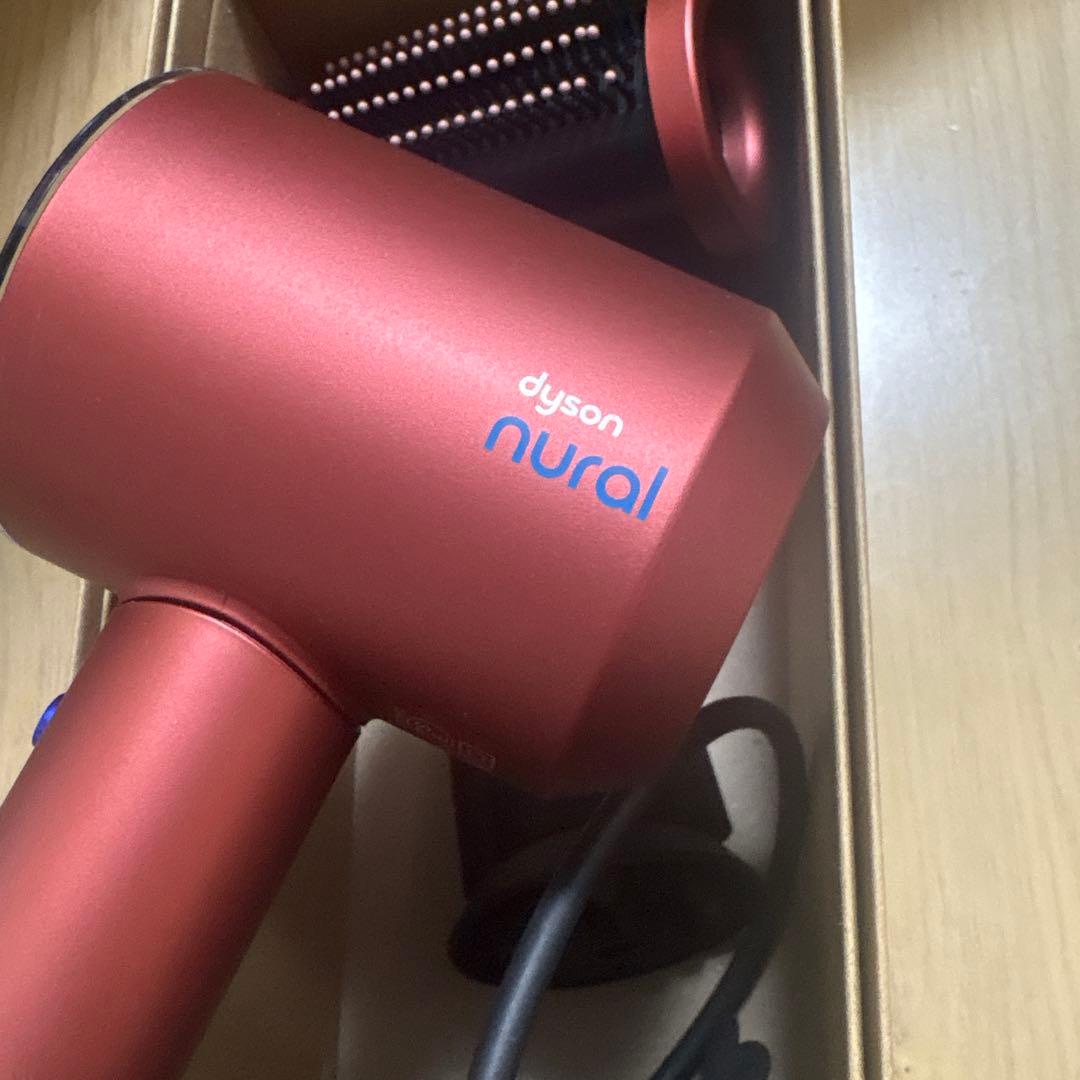 【早い者勝ち】ダイソンヘアドライヤー