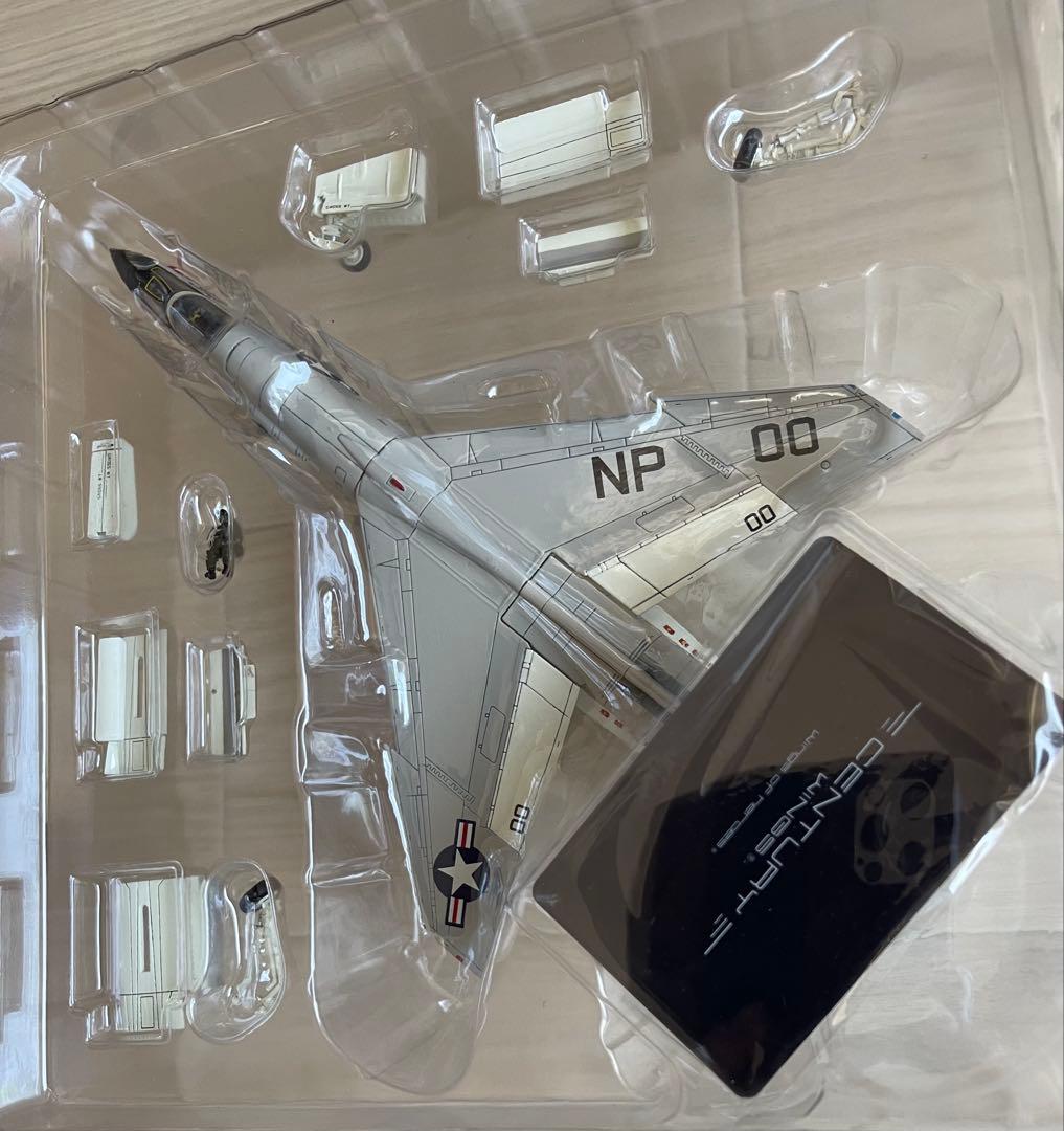 絶版希少新品 センチュリーウイングス/ 1/72 米海軍 F-8E クルセイダー