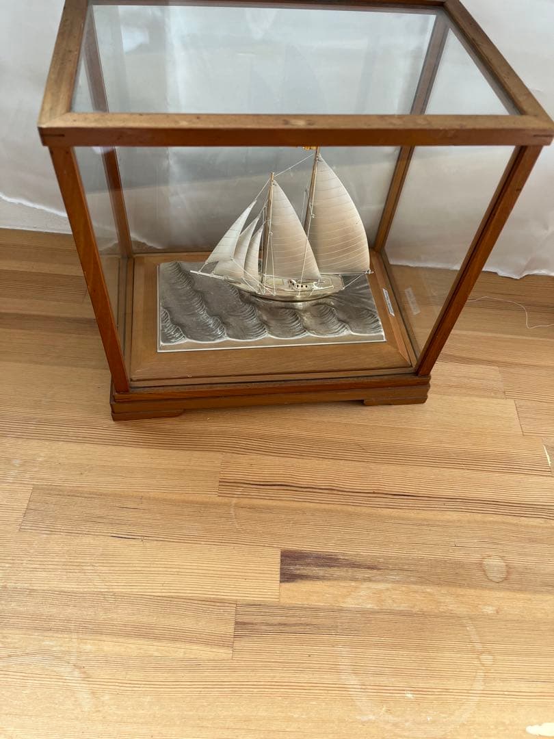 銀属製帆船模型 ガラスケース付き - メルカリ