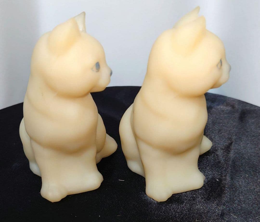 FENTON 花柄 カスタードサテンガラス 2つセット 1匹耳負傷 - メルカリ