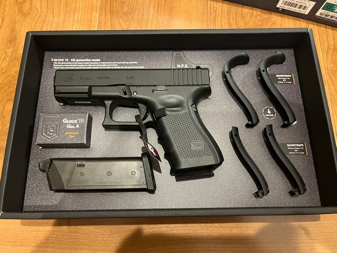 東京マルイ ガスブローバック Glock 19 Gen 4 ミス刻印　逆刻印