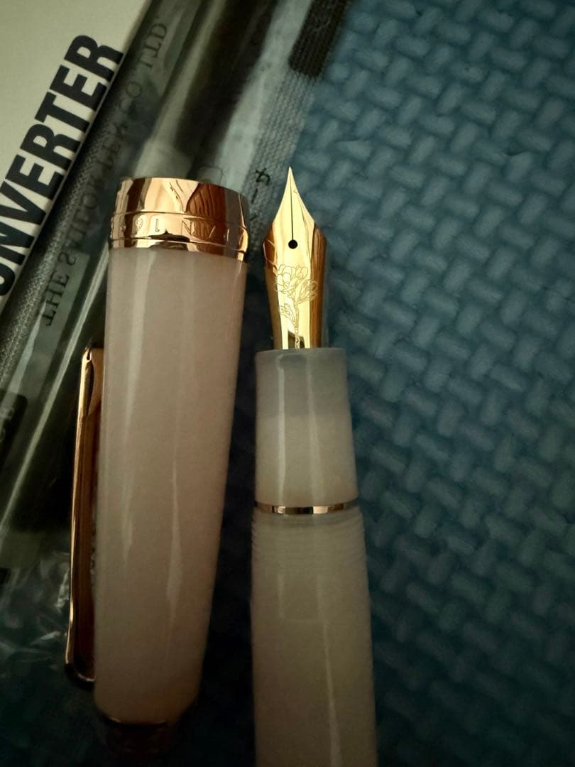 八文字屋　万年筆　久保桜ブルームピンク