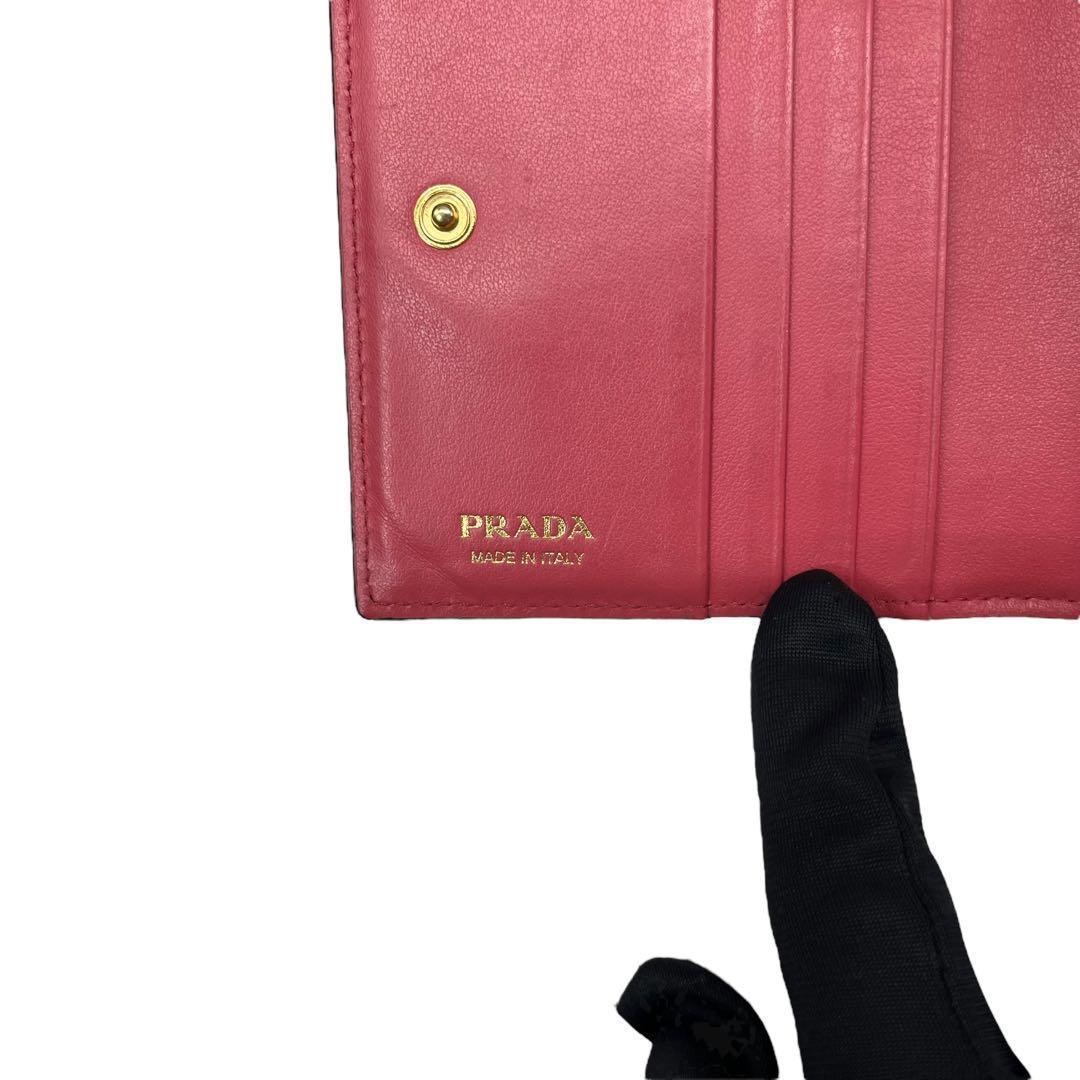 希少✨プラダ 二つ折り財布 サフィアーノレザー バイカラー 黒 ピンク