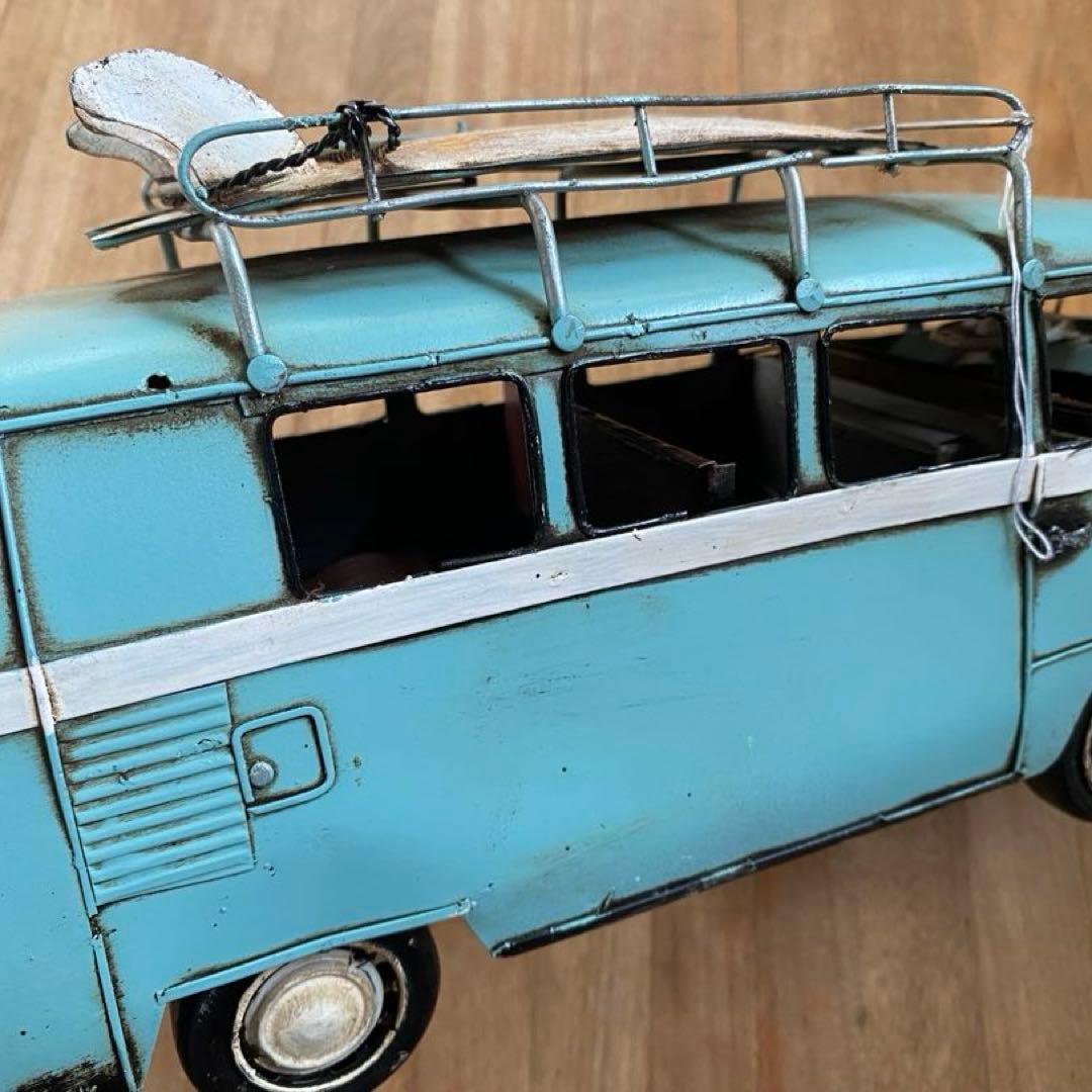 ワーゲンバス風 ブリキ製のミニカー ②