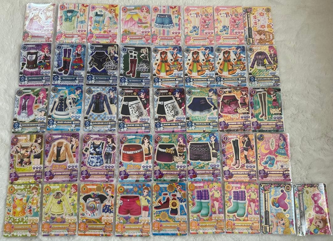 アイカツカード・グッズ 大量まとめ売り オーロラキスコーデ等 初期排