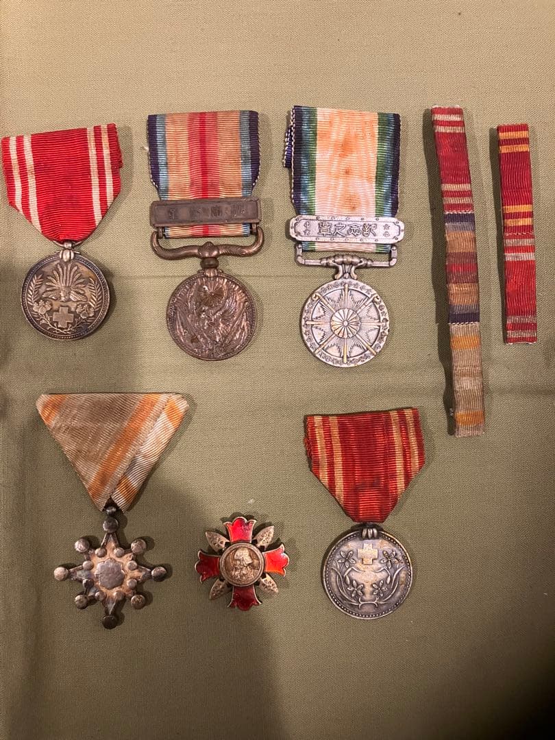 日本軍勲章　まとめ売り 勲章（旧日本軍） ○日本の勲章/日本軍/徽章＊昭和大禮記念章2個