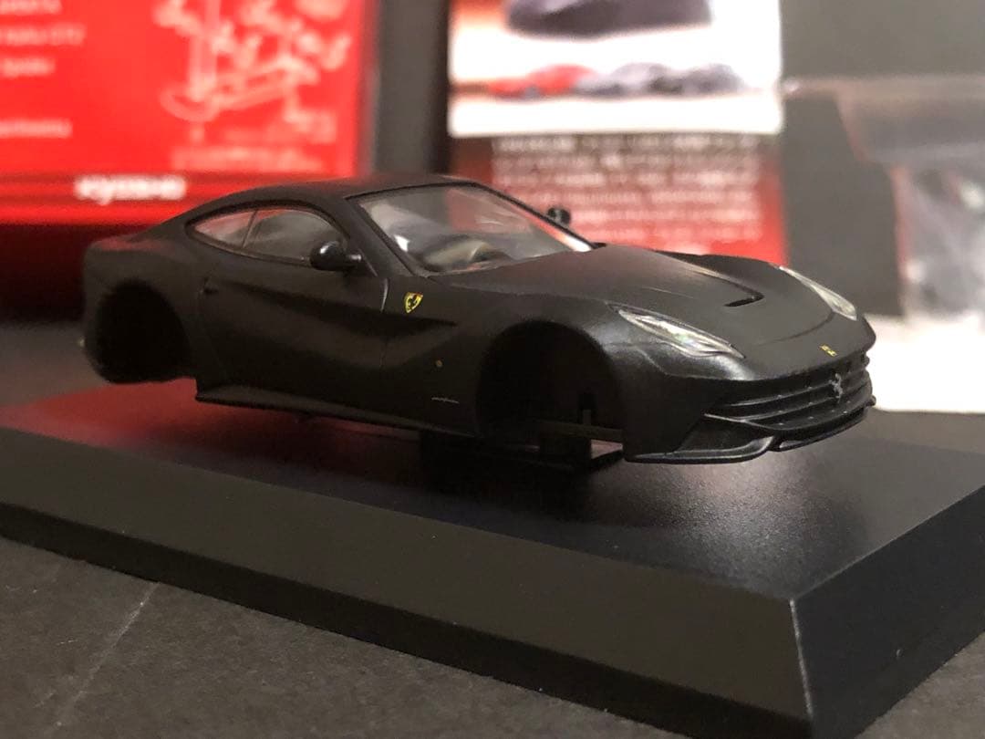 京商 1/64 フェラーリ F12 ベルリネッタ シークレット　マットブラック