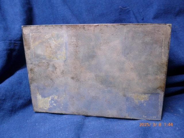 スターリングシルバーの刻印のある箱です。506gあります