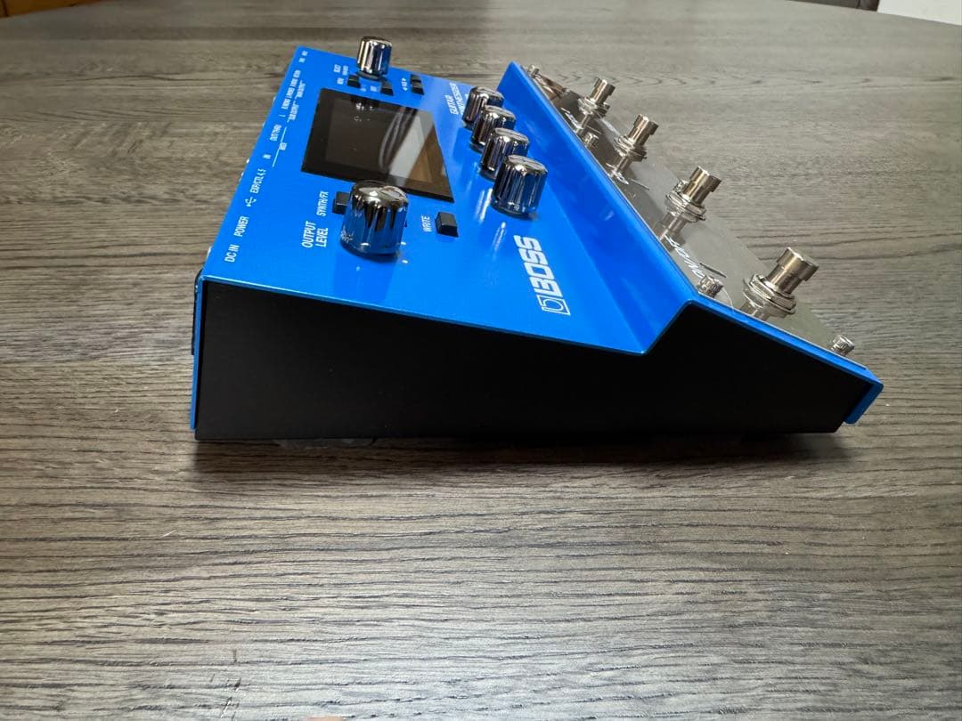 BOSS ギターシンセサイザー SY-300