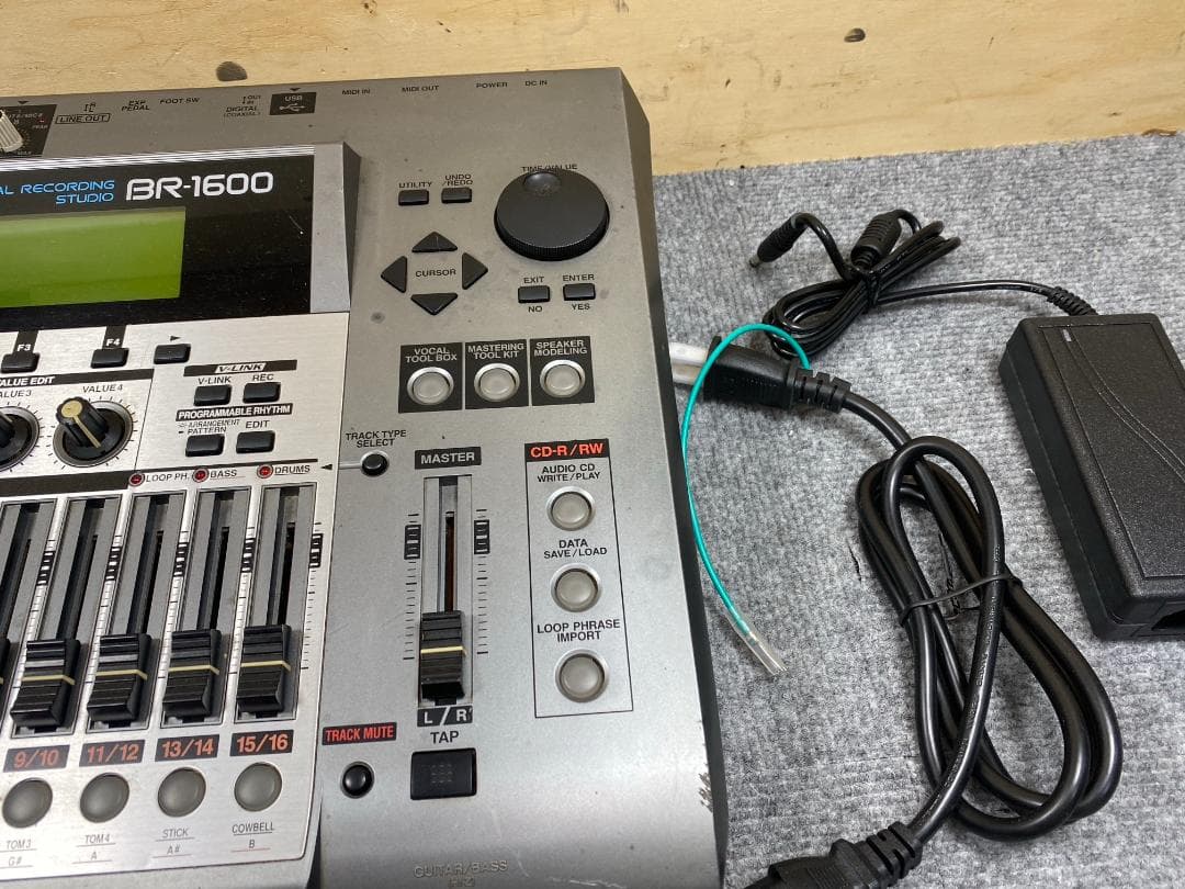 BOSS BR-1600 MTR マルチトラックレコーダー