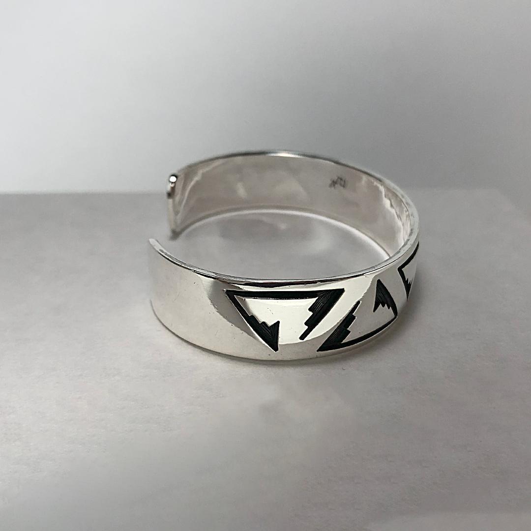 ホピ　Raymond Kyasyousie レイモンドキャセヨウスィー　バングル