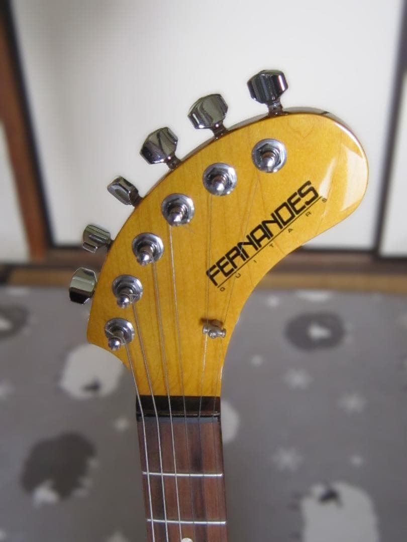 訳あり　お買い得　フェルナンデス　ZO-3 芸達者　トレモロ付　サンバースト