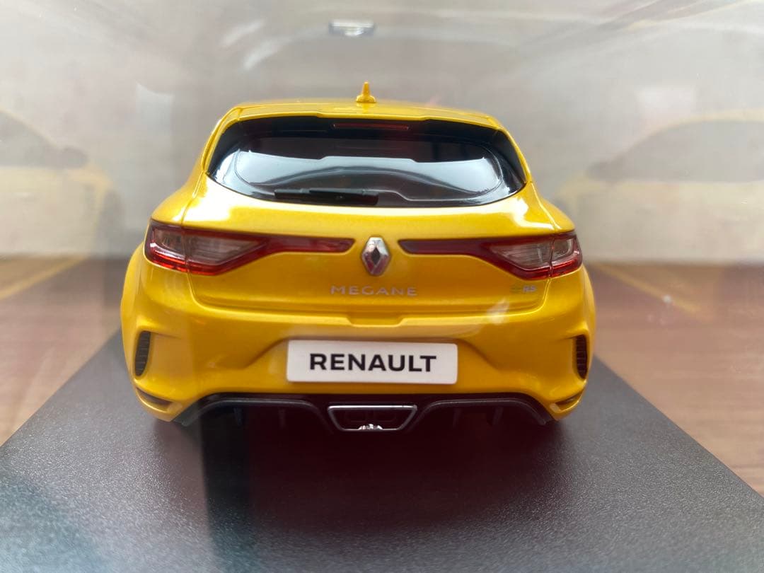 ミニッツ ASC RENAULT MEGANE R.S.