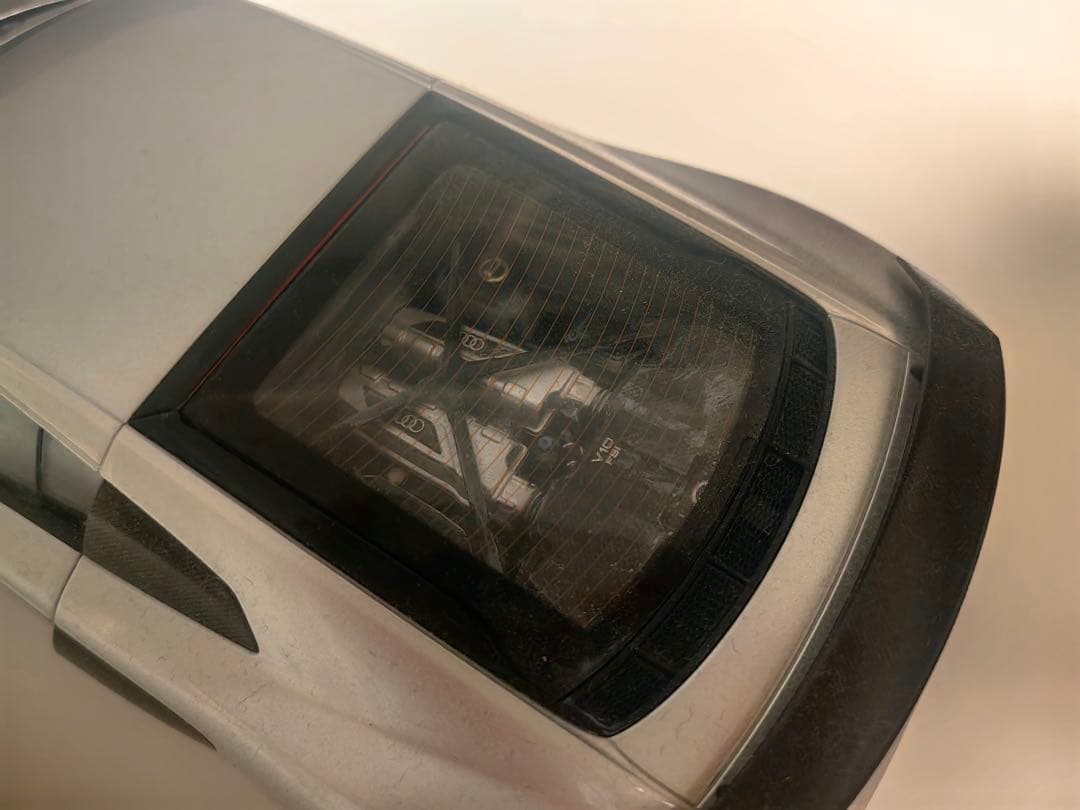 (最終限定値下げ 小汚れ要確認！)1/18アウディ R8 開閉ドア