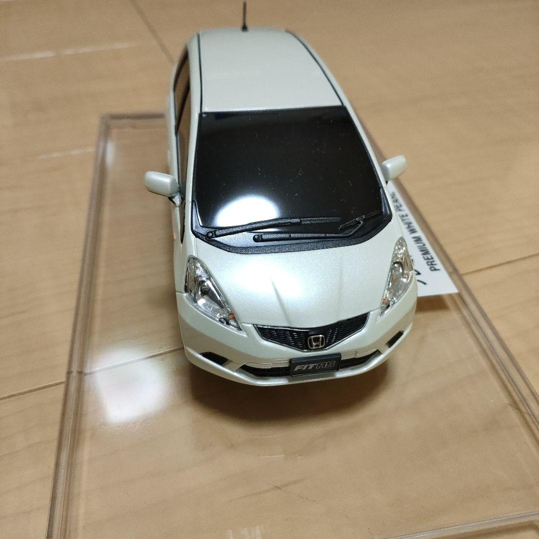 フィットRS プレミアムホワイト・パール ミニカー
