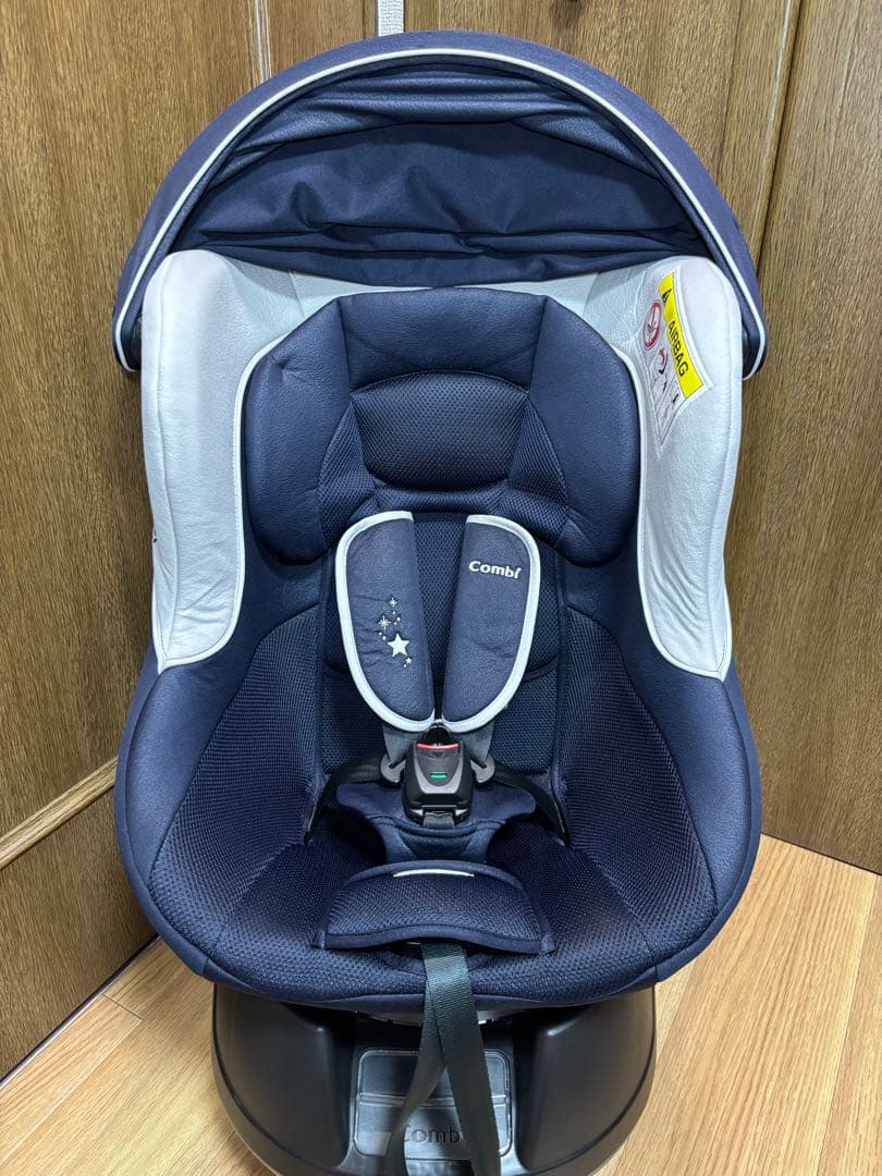 コンビ　クルムーヴ　Simplight　ダイヤモンドネイビー　チャイルドシート