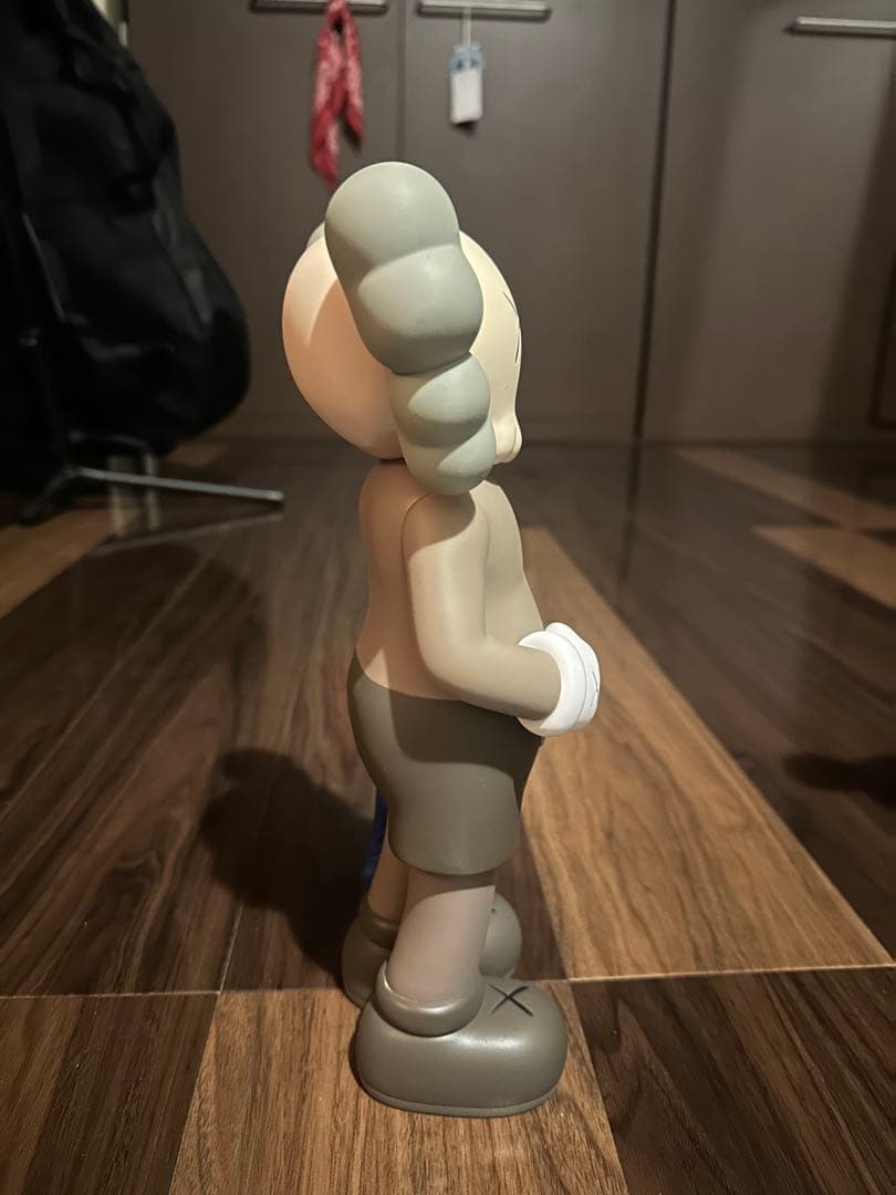 (本物) KAWS SHARE MEDICOM TOY