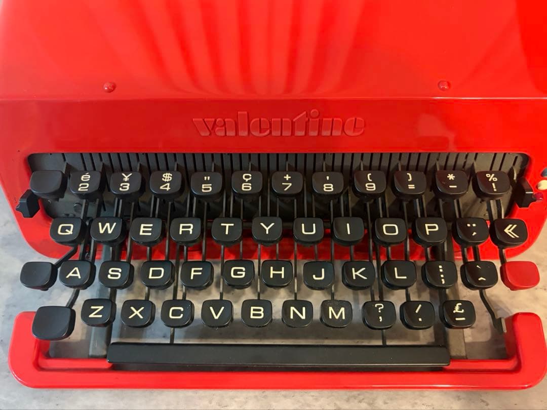 Olivetti Valentine オリベッティ タイプライター 赤バケツ - メルカリ