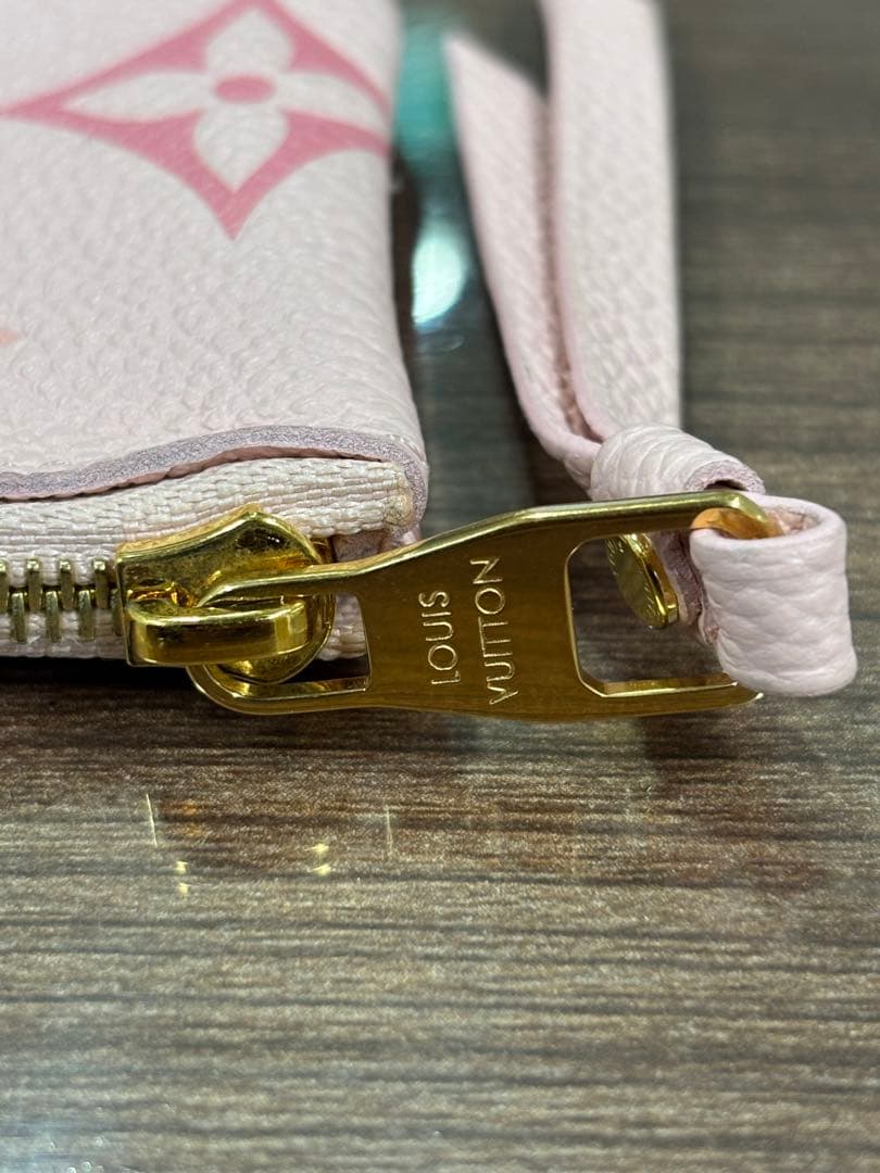 LOUIS VUITTON ピンク ケース