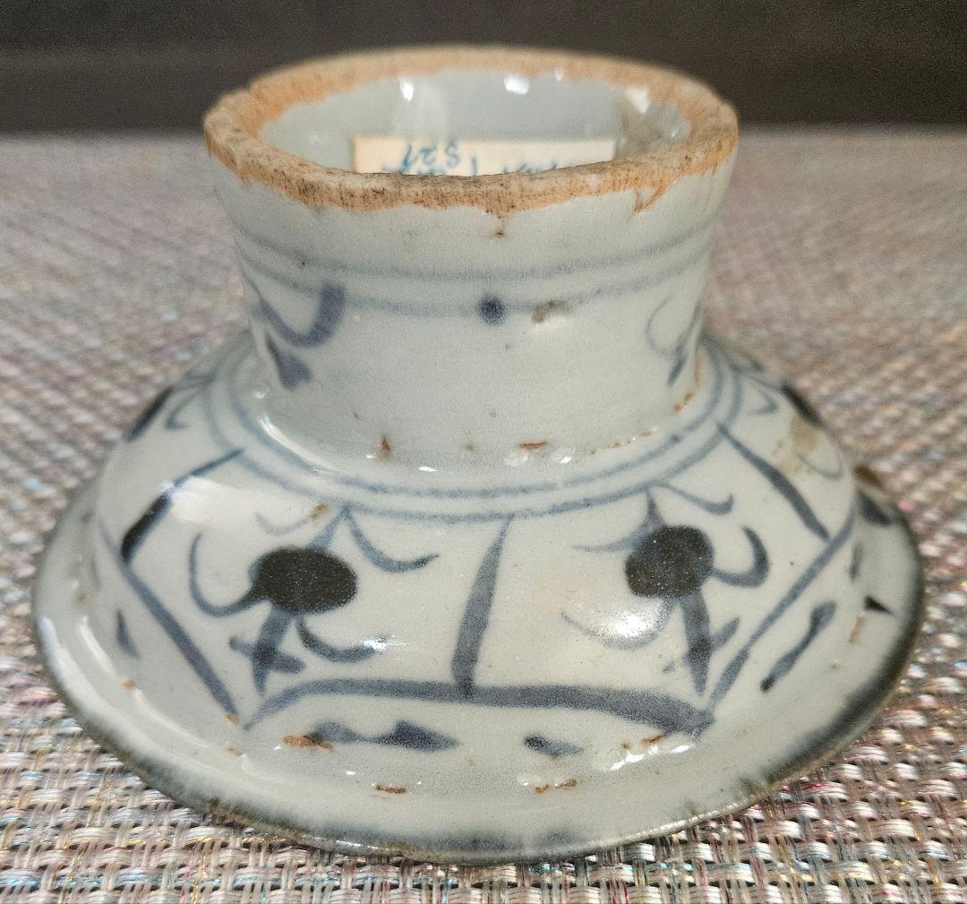 中国古美術　中国古陶磁器　古玩　明朝　明代　青華　花文　高付き台皿　土城平出土