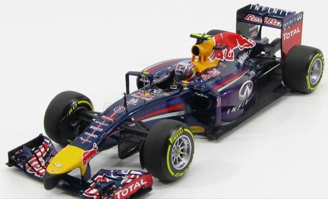 1/18 INFINITI REDBULL RACING RB10 S.ベッテル