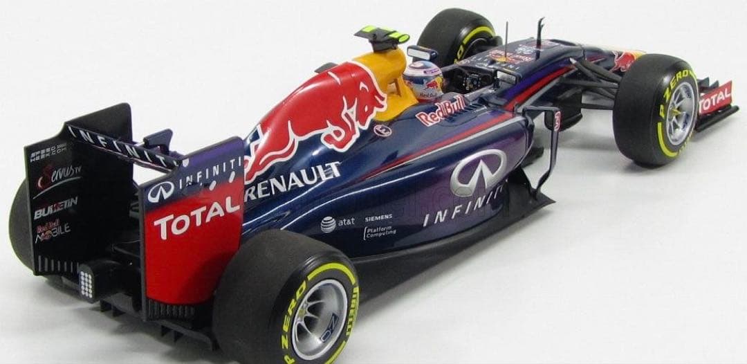 1/18 INFINITI REDBULL RACING RB10 S.ベッテル