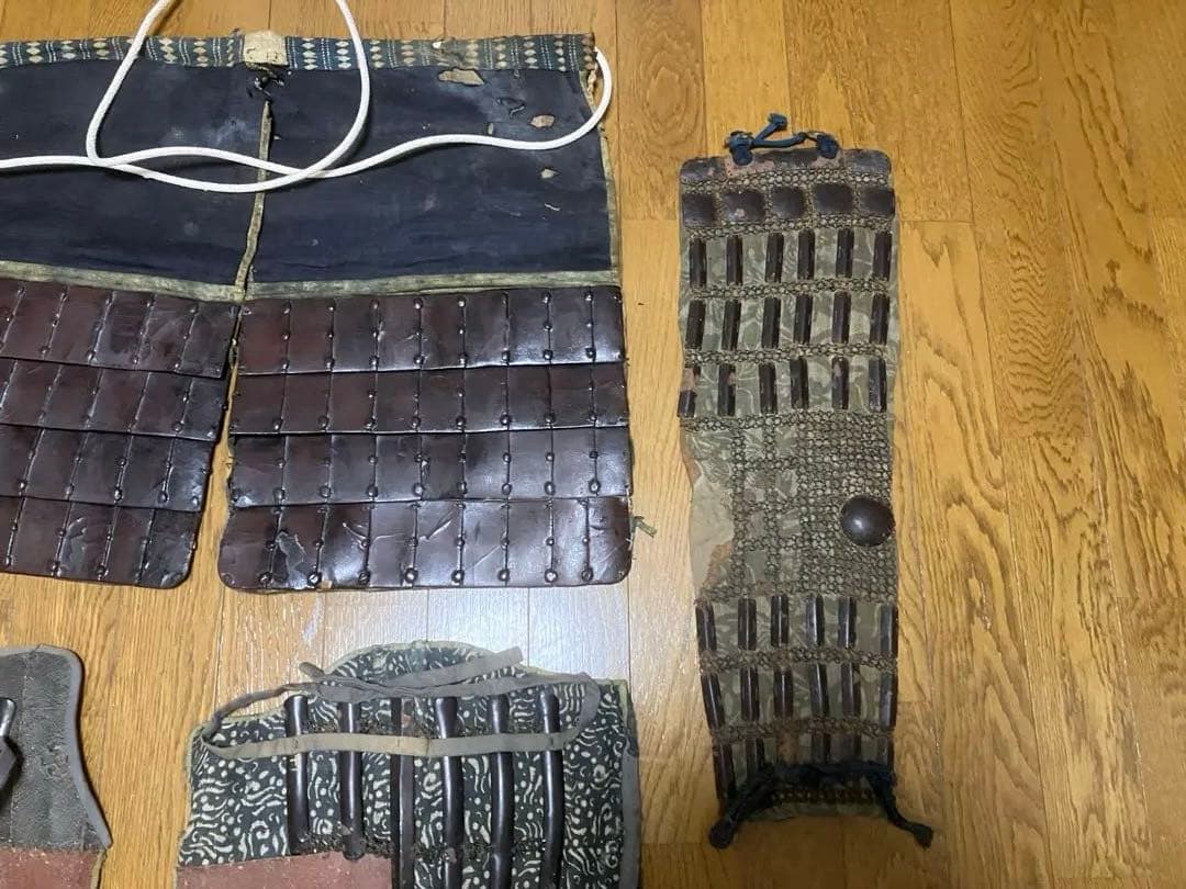 江戸期　時代物の籠手・佩楯・脛当３点セット