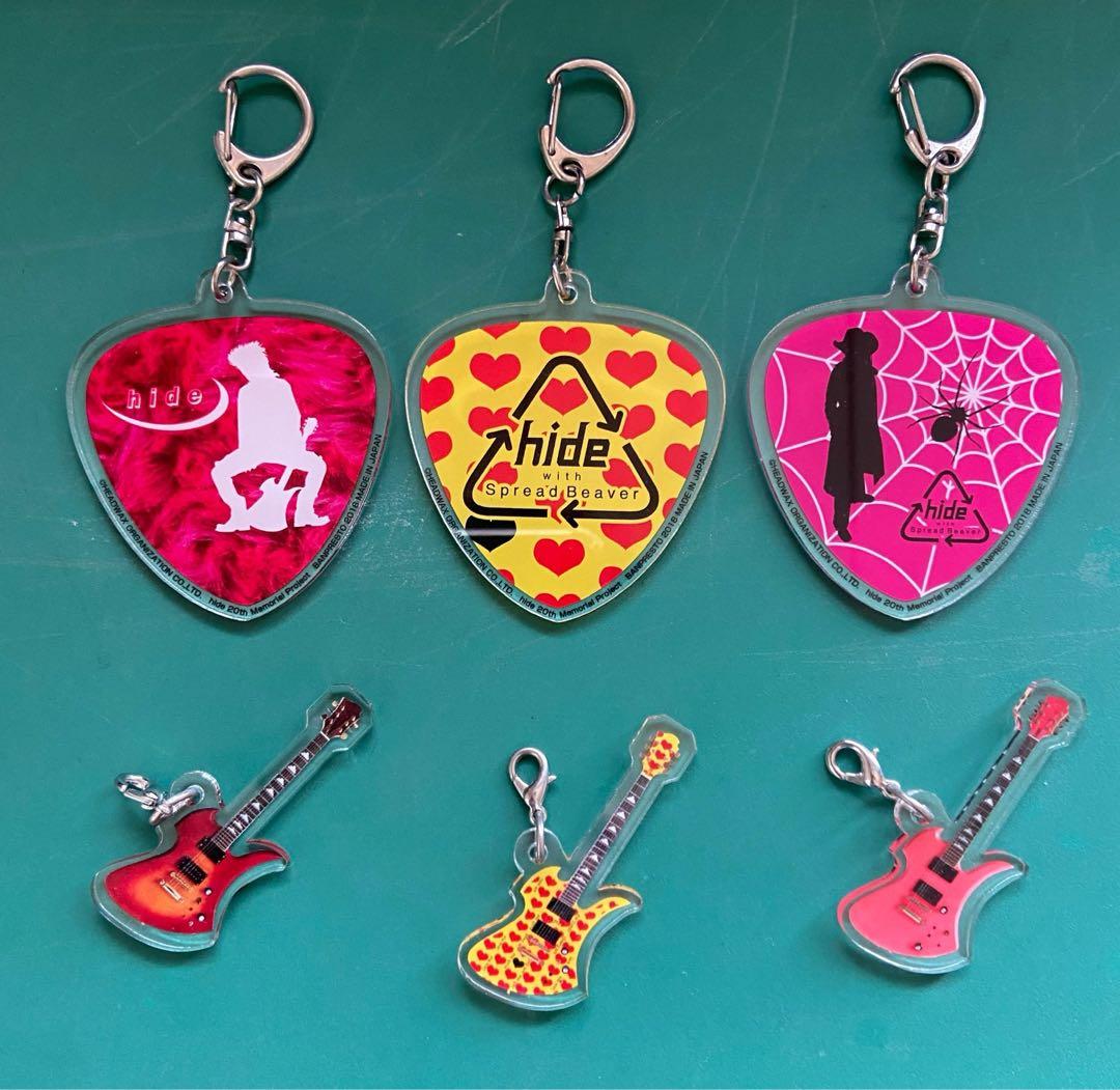 hide ギター＆ピック型2連 アクリルプレートキーホルダー - メルカリ