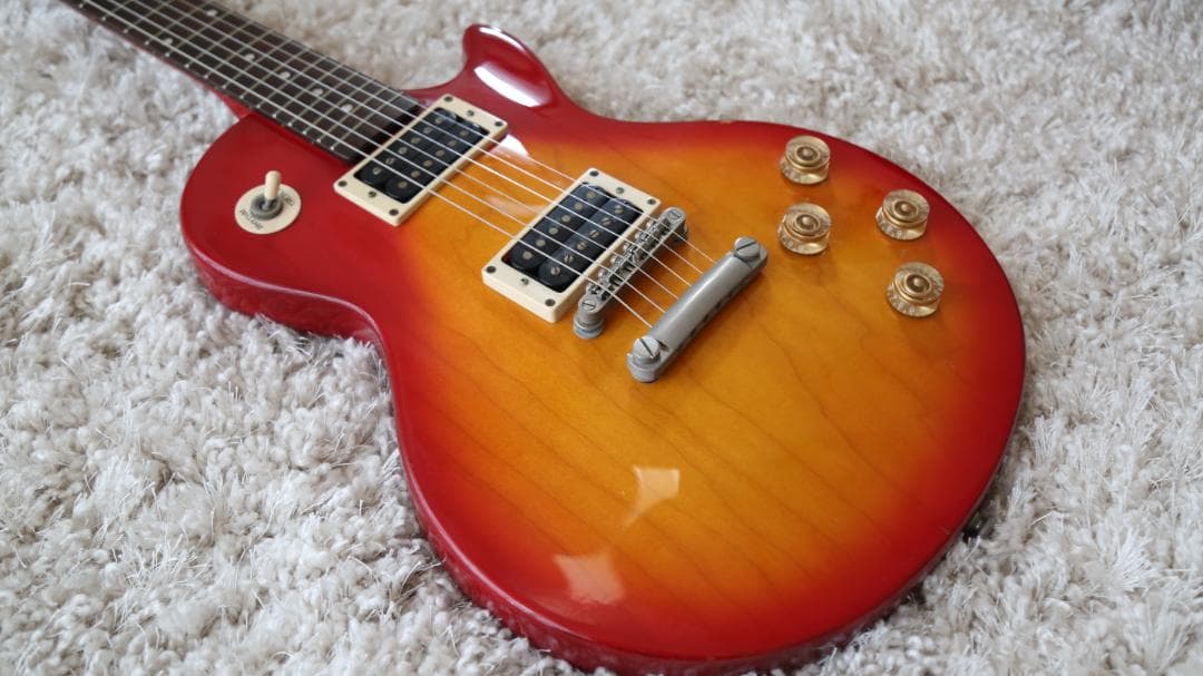 Epiphone Les Paul 100 チェリーサンバースト Epiphone Les Paul 100 - Heritage Cherry Sunburst | Sweetwater