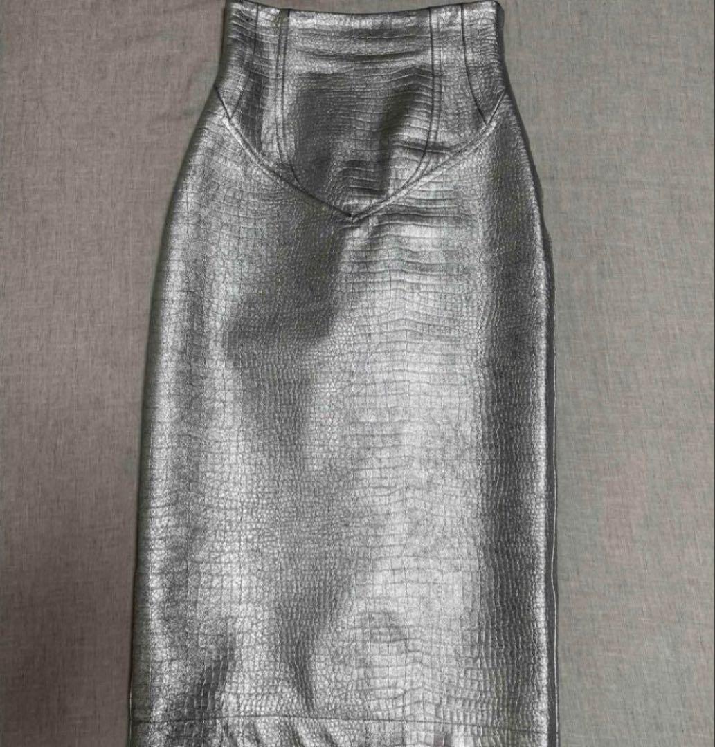 限定出品★fumika uchida★レザータイトスカート　シルバー