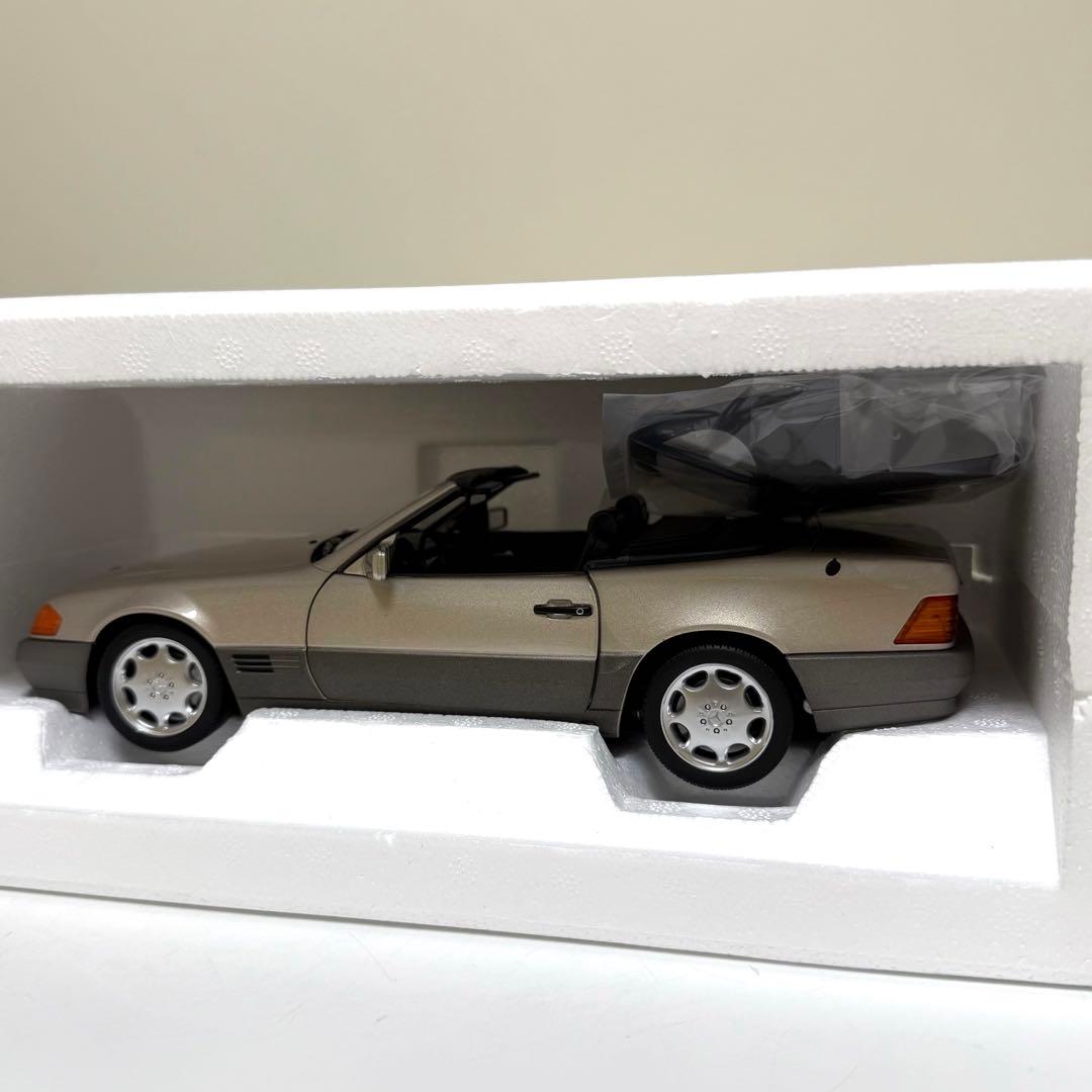 未使用　ノレブ 1/18 メルセデスベンツ 500SL 1989スモークシルバー