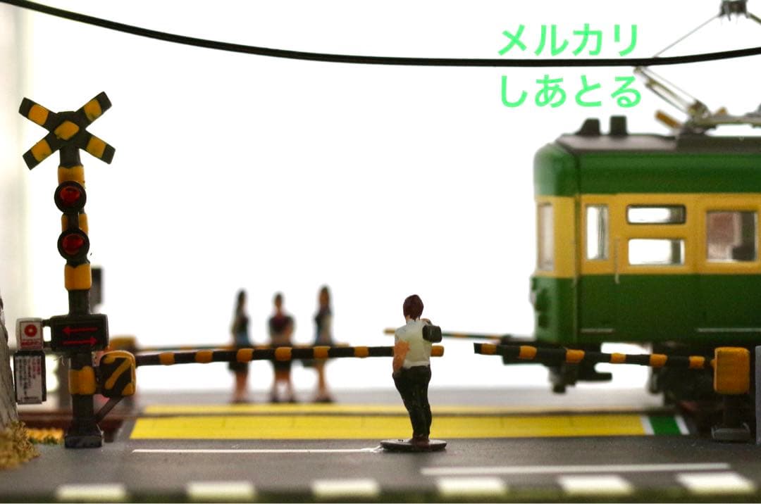 江ノ電 鎌倉高校前の踏切 鉄道ジオラマ展示台 Nゲージ Bトレ 鉄コレ