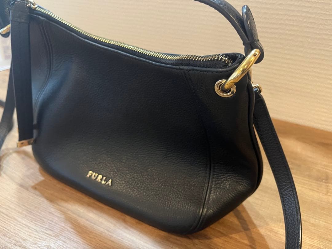 美品フルラ シエナ ホーボー 2way シボ革 ショルダーバッグ ブラック