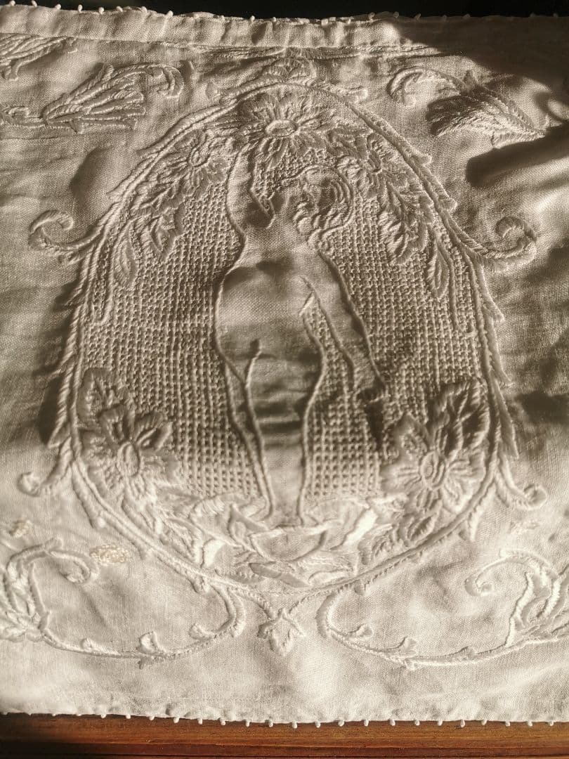 アンティークイタリア ブラットレース 花園の天使 白糸手刺繍