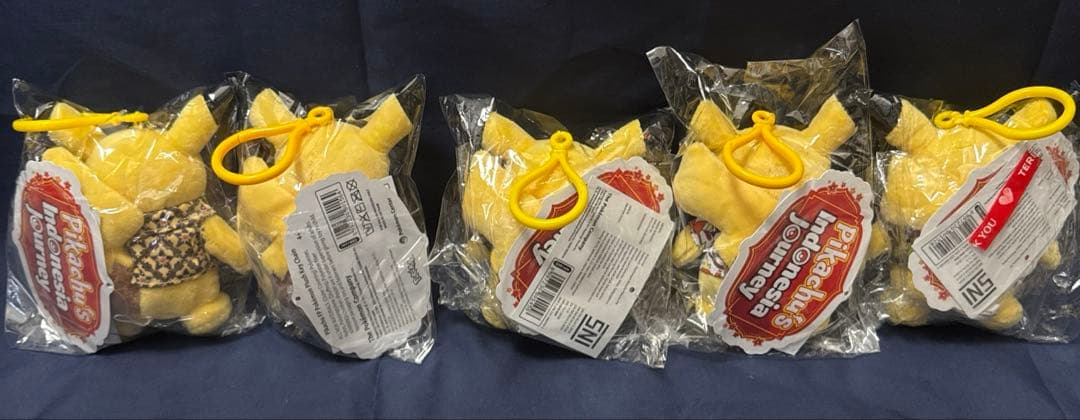 インドネシア　ピカチュウ　ぬいぐるみ　5点セット