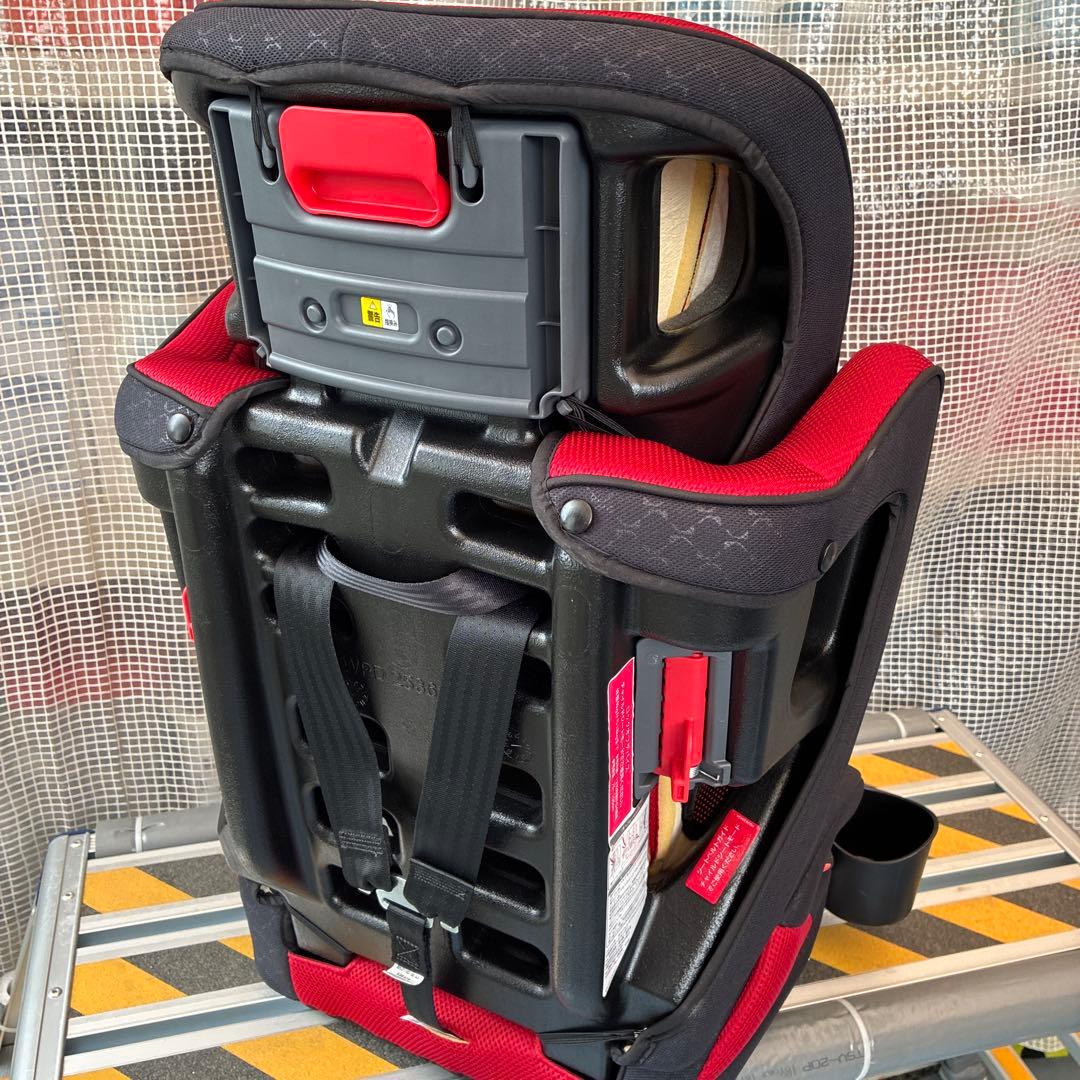 アップリカ エアグルーヴプラス レッド ジュニアシート カップホルダー