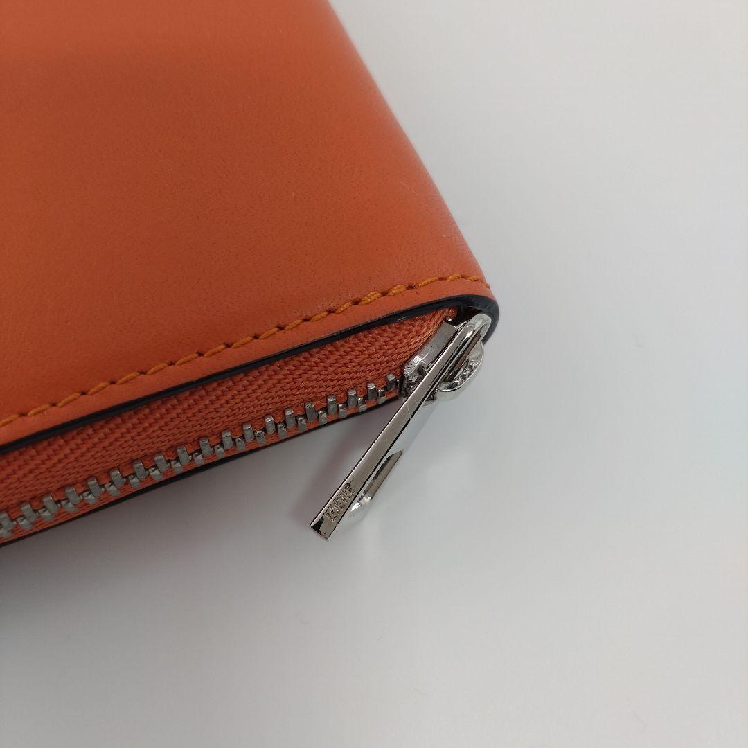 ロエベのカード、ケース