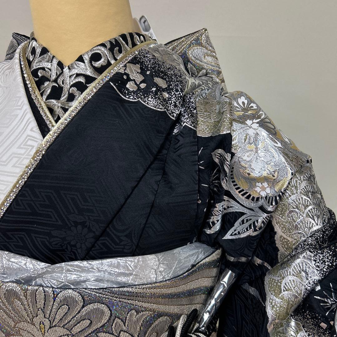 染め分け黒白振袖！ 2025年人気の白黒の染め分けお振袖です