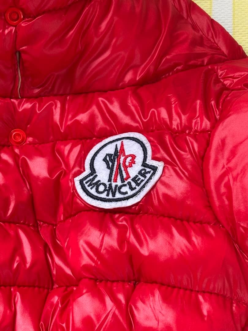 MO-NCLER 犬用ダウンジャケット 赤