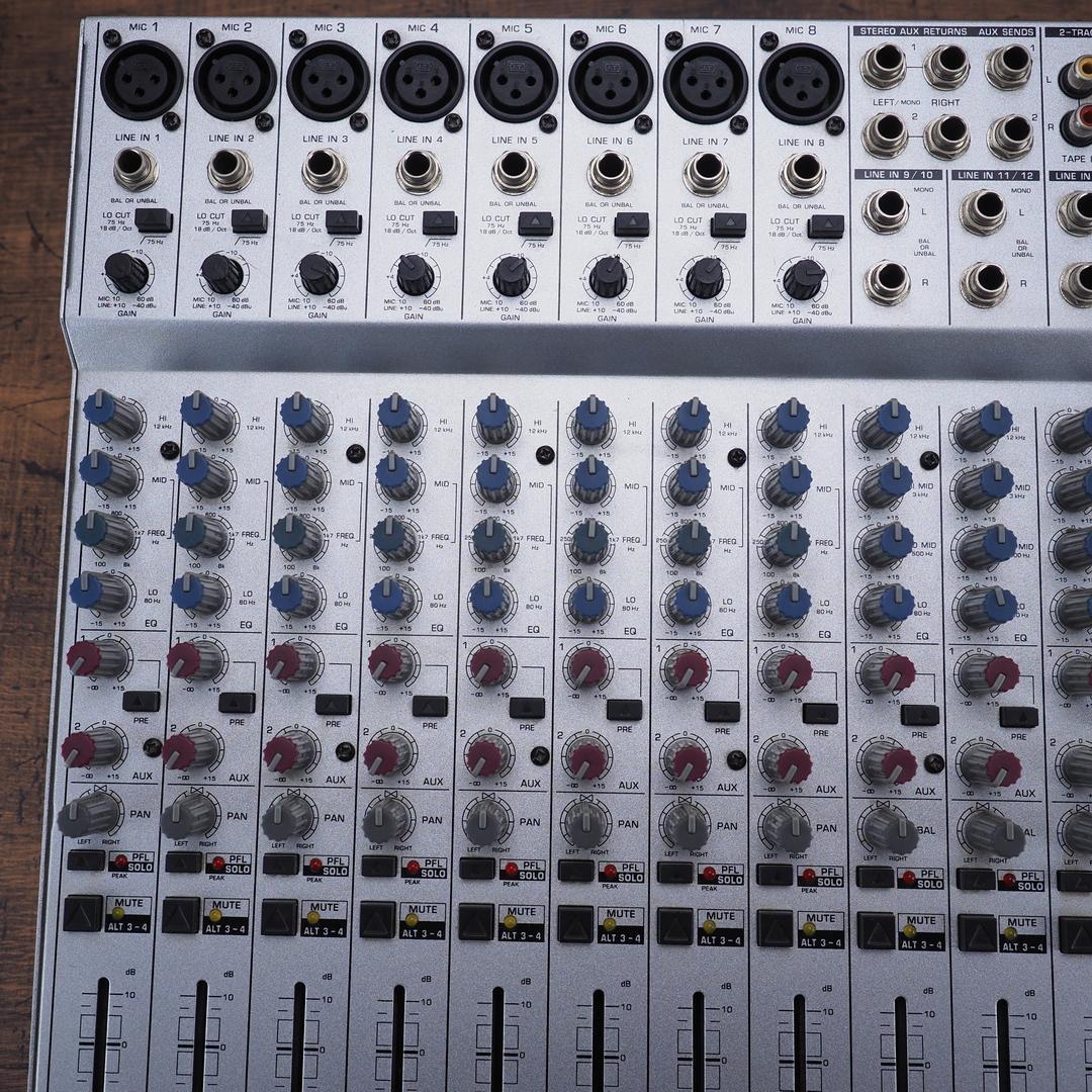 BEHRINGER EURORACK MX2004A 動作確認済 アダプターあり