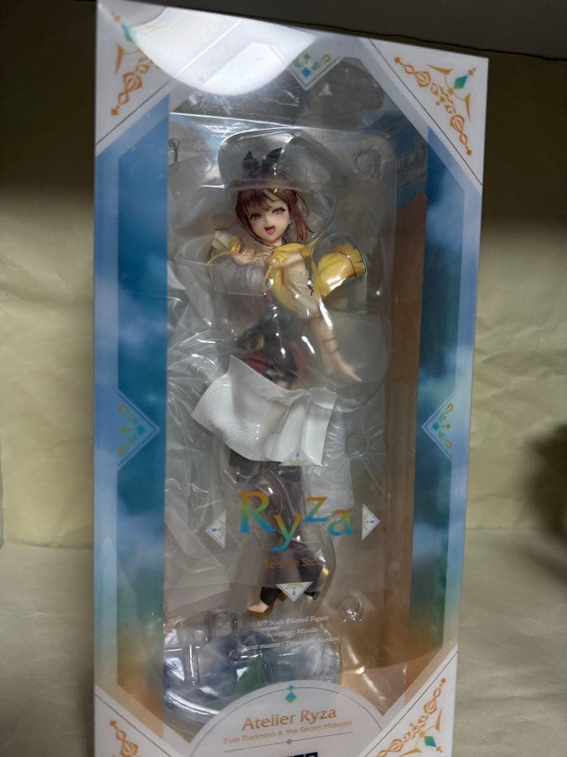 アルター ライザ フィギュア