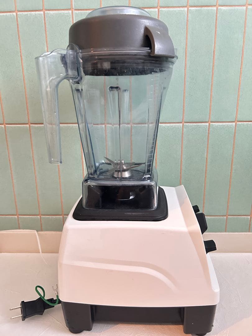 ☆2022年製 送料無料 極美品 Vitamix バイタミックス ブレンダー E310