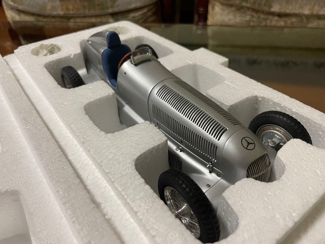 価格変更1/18 CMC メルセデス・ベンツ W25 1934年 未展示品