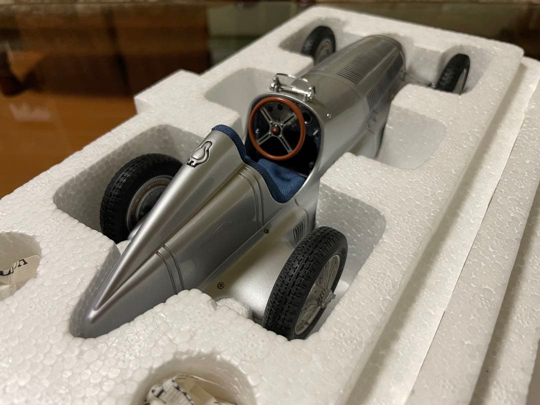 価格変更1/18 CMC メルセデス・ベンツ W25 1934年 未展示品