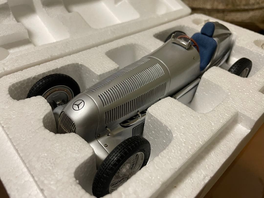 価格変更1/18 CMC メルセデス・ベンツ W25 1934年 未展示品
